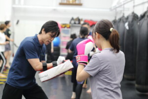キックボクシングダイエット キックボクシング新宿 キックボクシング女性 キックボクシング初心者歓迎 ダイエット キックボクシング新宿 新宿レフティージム