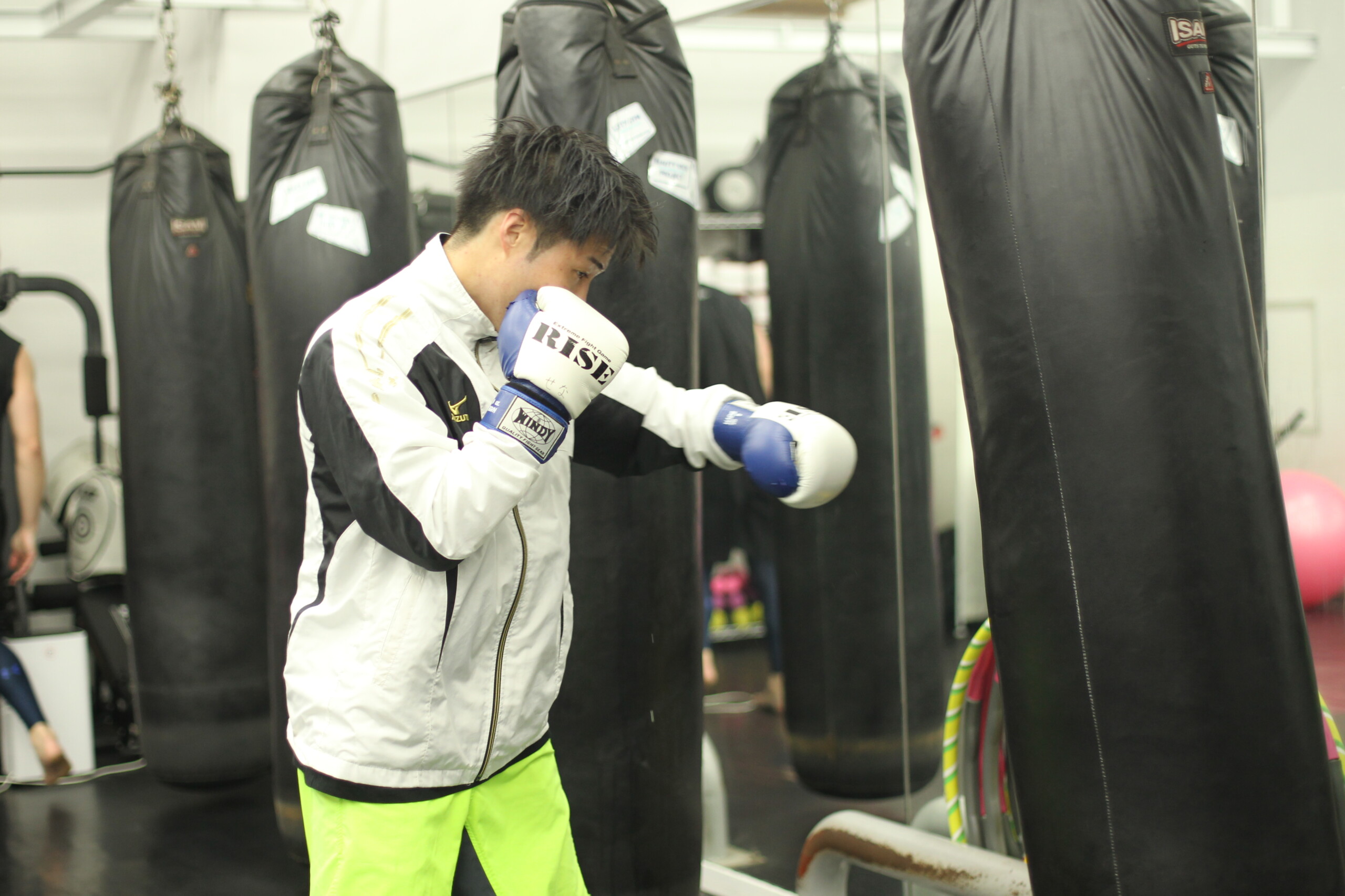 LEFTY GYM
