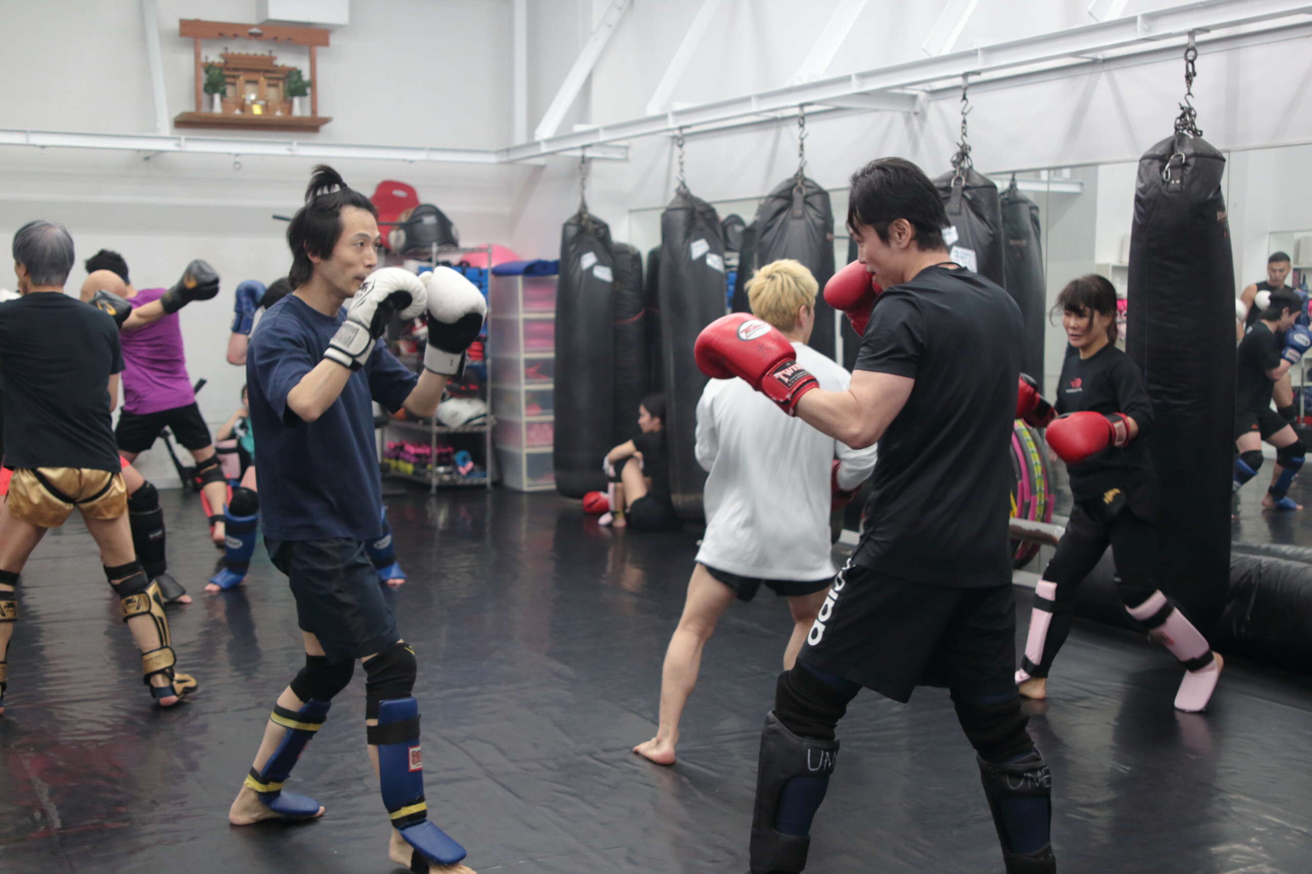 LEFTY GYM