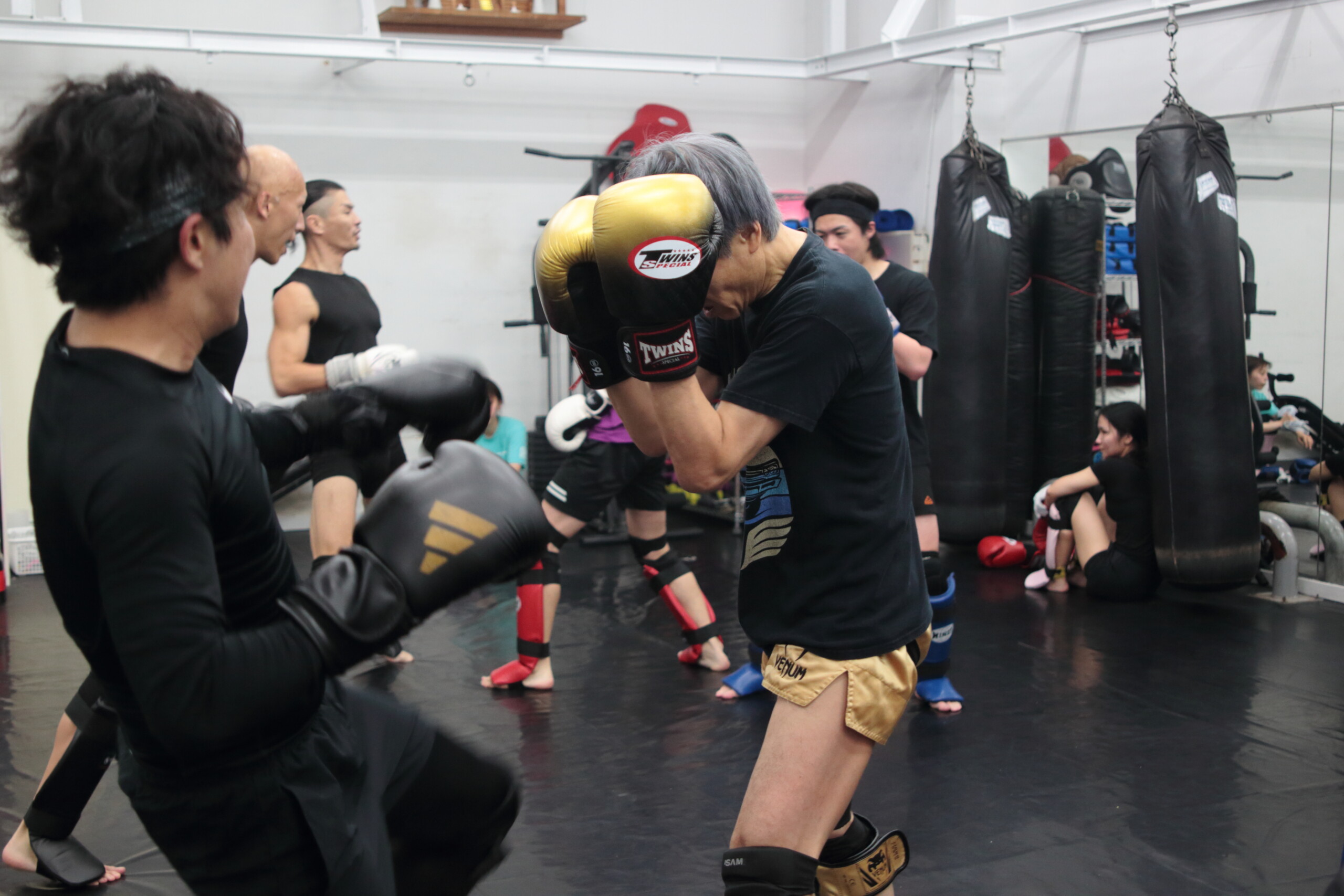 LEFTY GYM