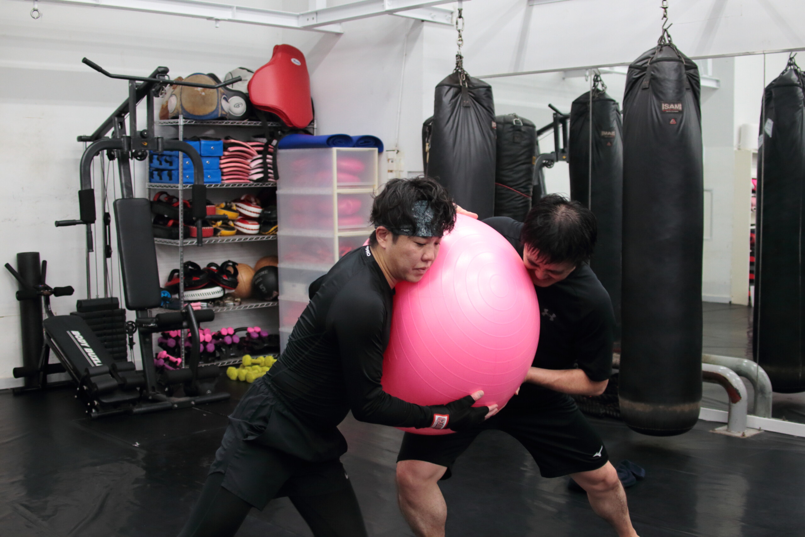 LEFTY GYM