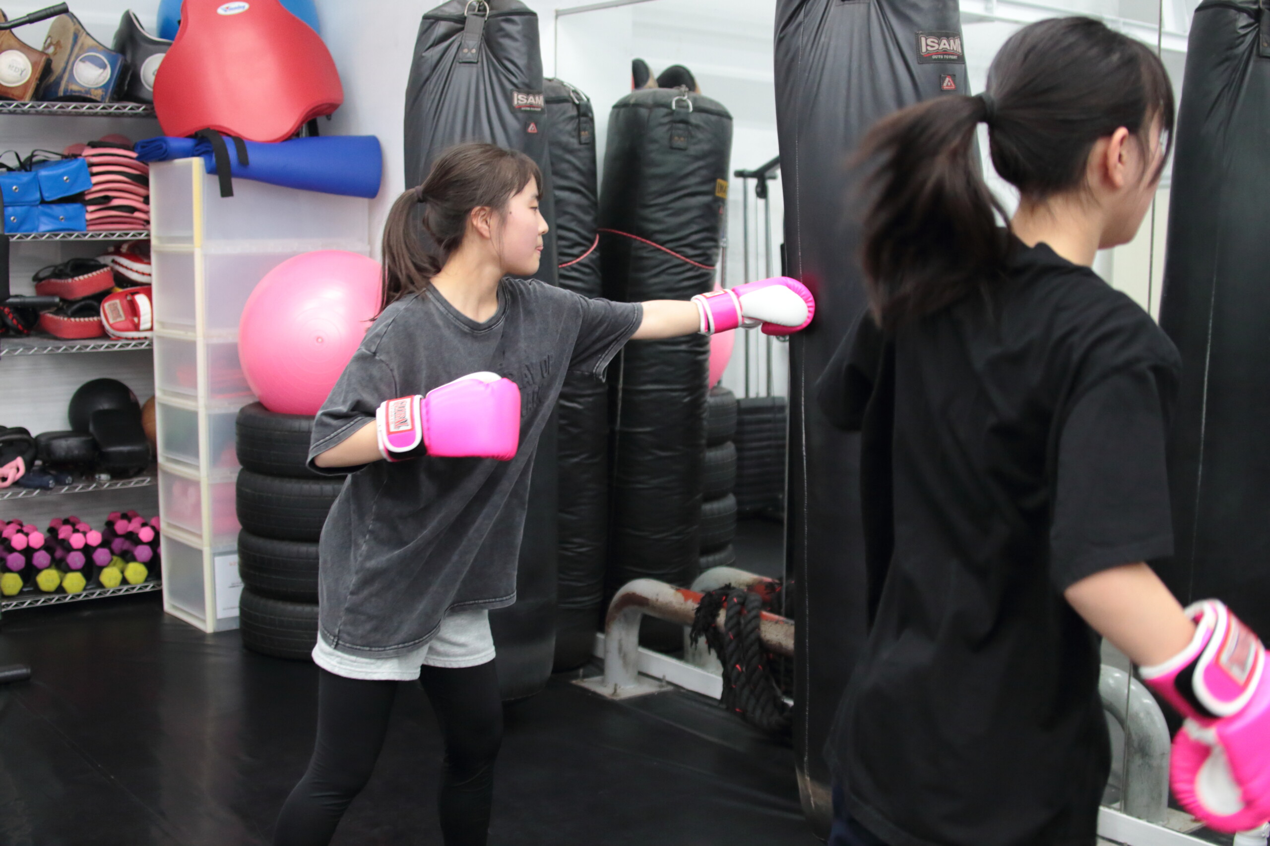 LEFTY GYM