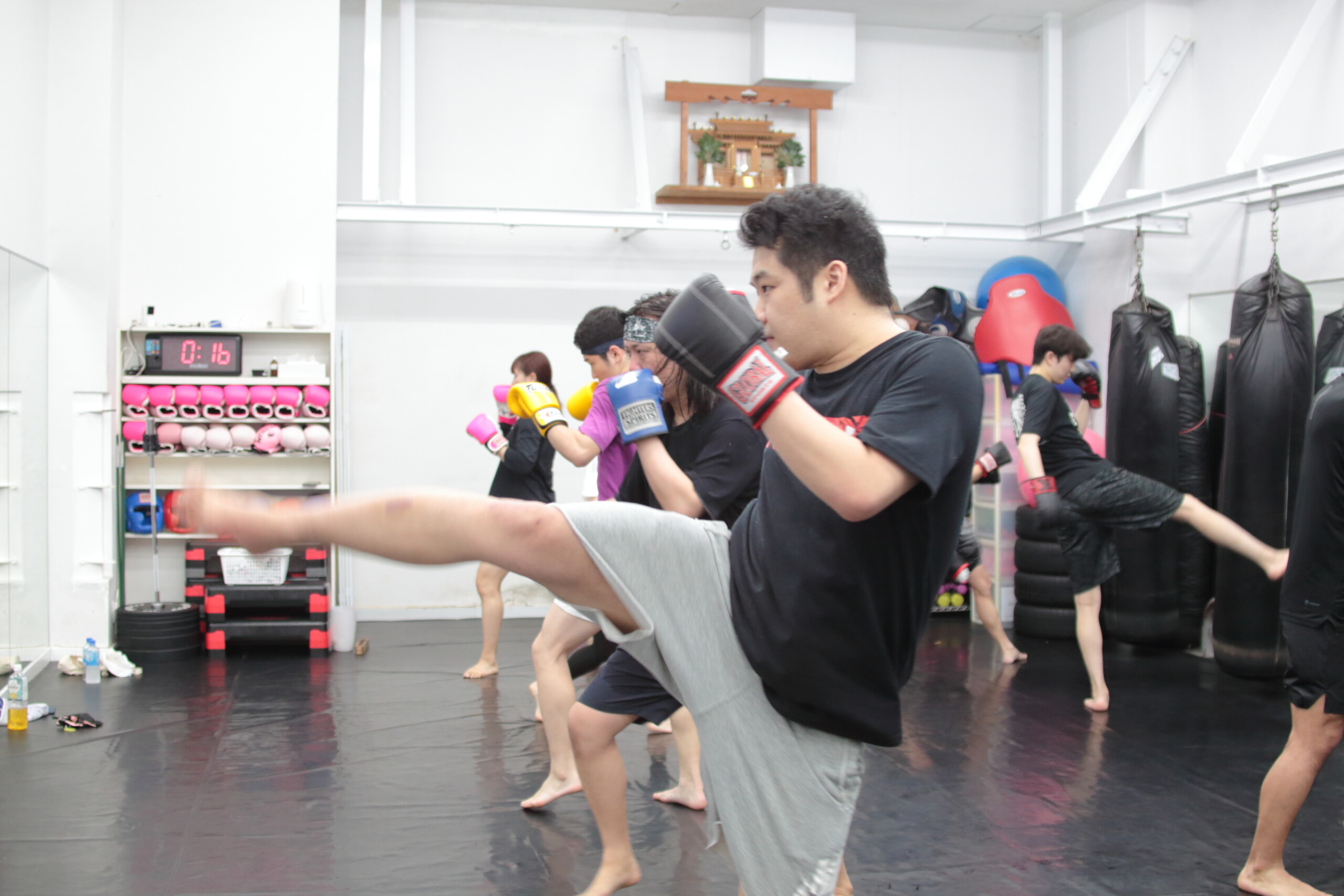 LEFTY GYM