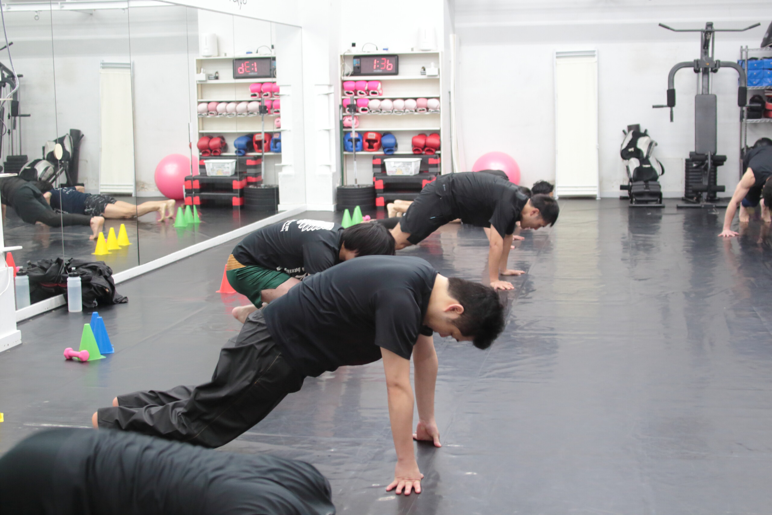 LEFTY GYM