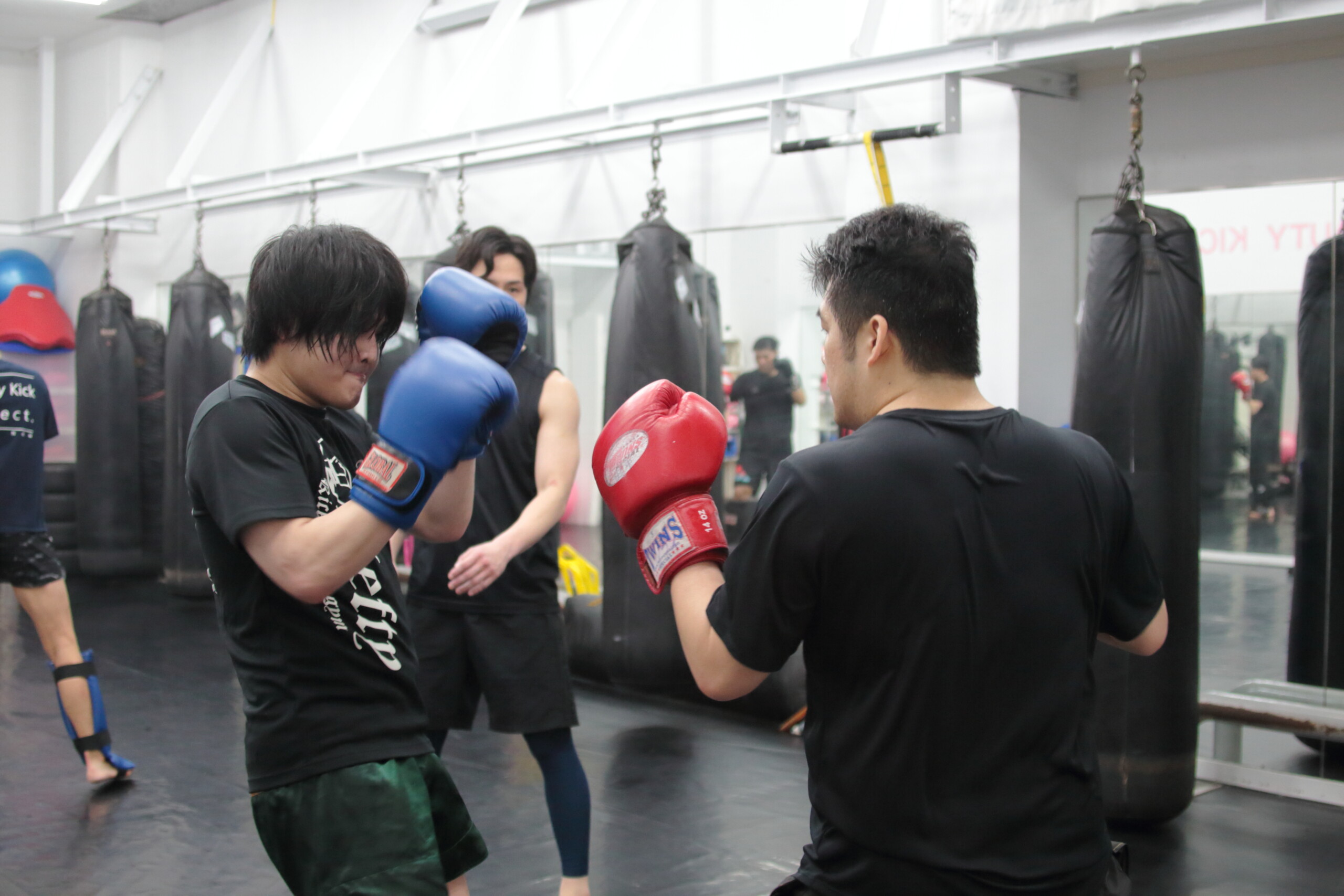 LEFTY GYM