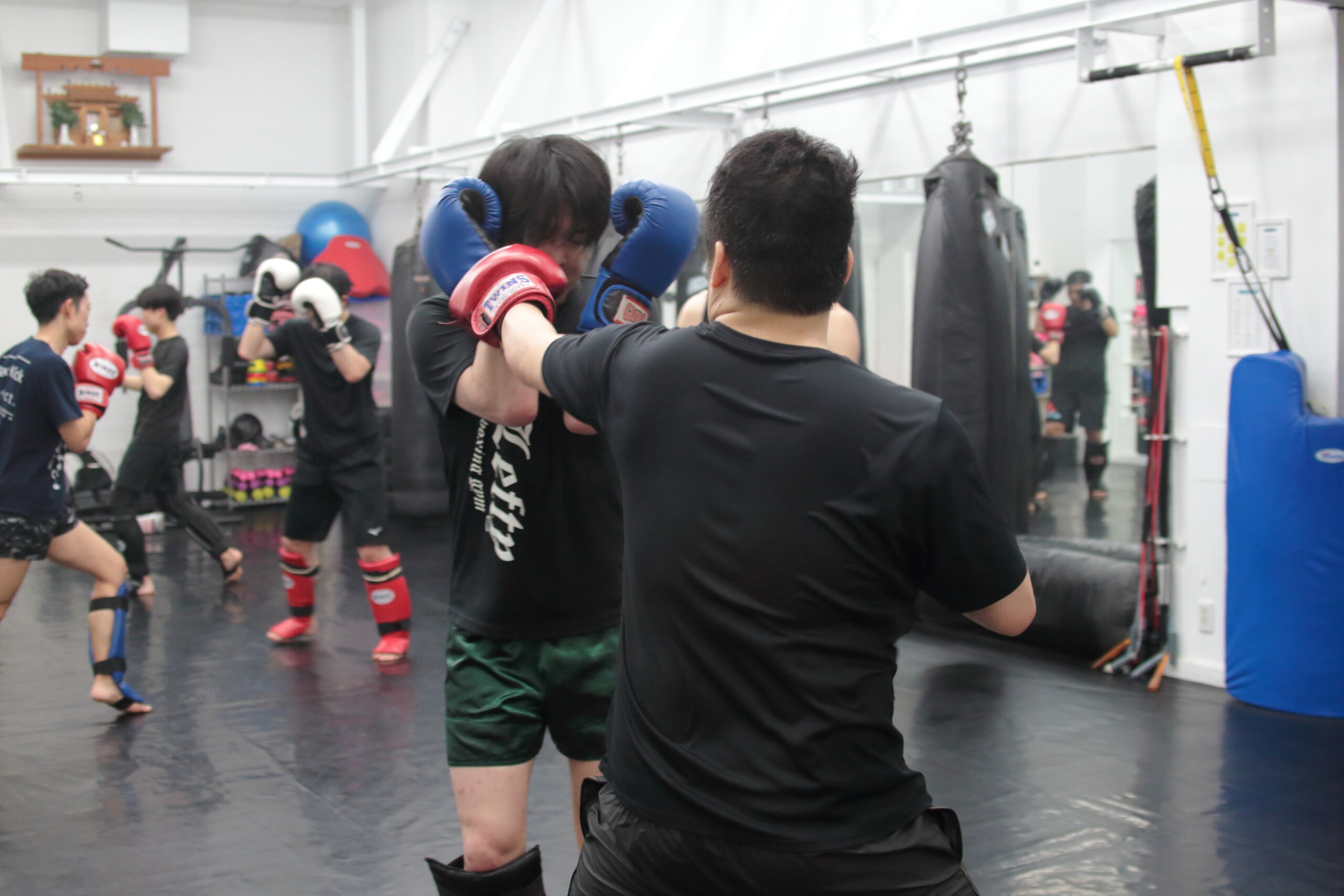 LEFTY GYM
