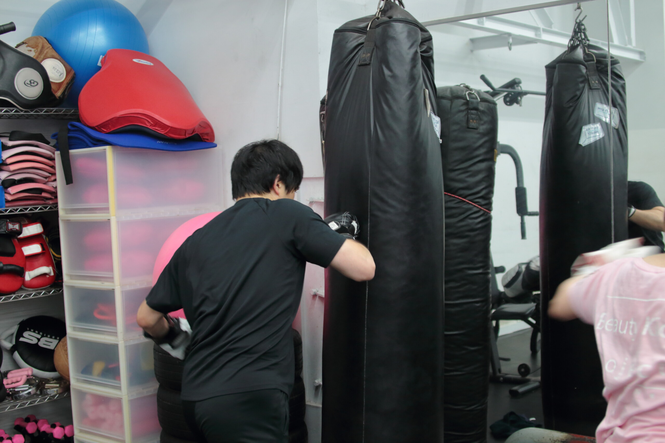 LEFTY GYM