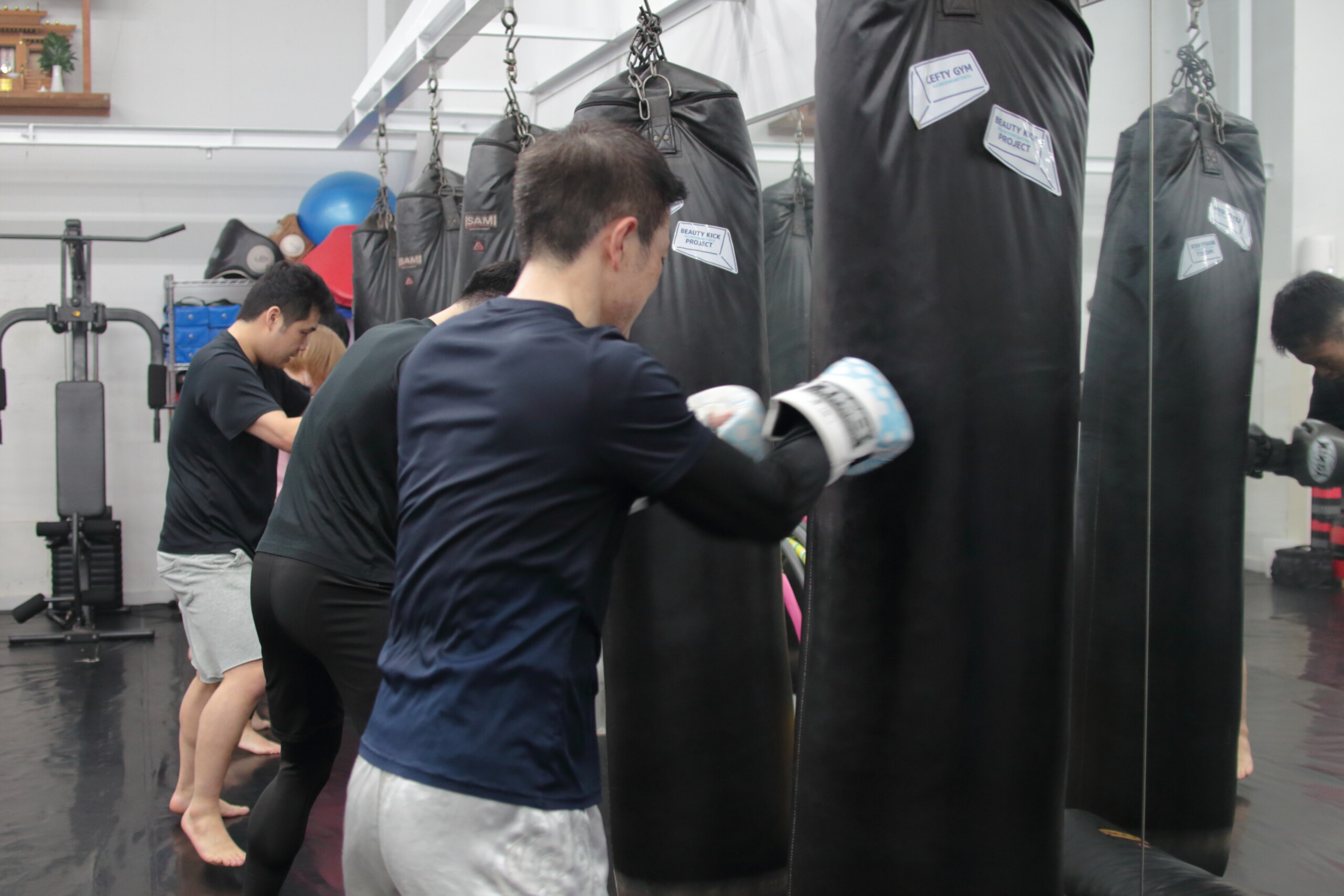 LEFTY GYM